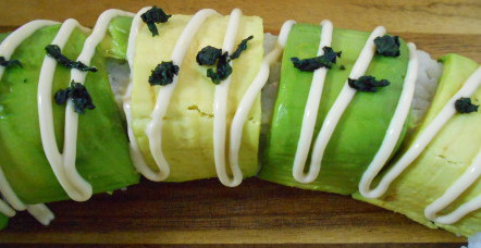 garnish the avocado roll
